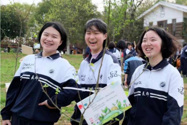 长郡高中清华北大人数,最牛高考班长郡中学