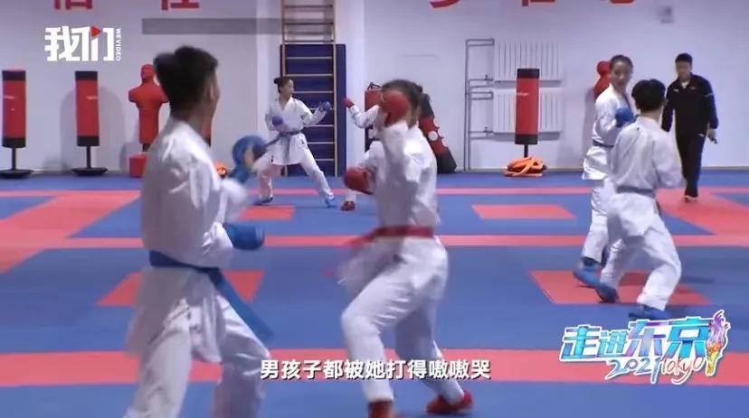 这样的“*力暴**萝莉”，丑吗？