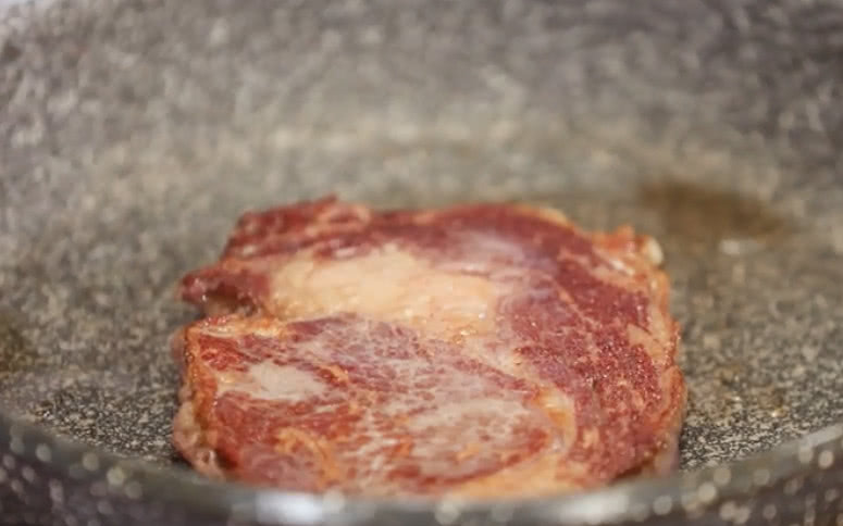 第一次尝试家庭版牛排效果不错,八分钟超长家庭版牛排入门攻略