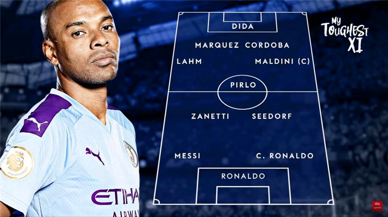 他在大小罗最佳阵容打中路，劳尔卡卡同样选择，逆足却在边路成名