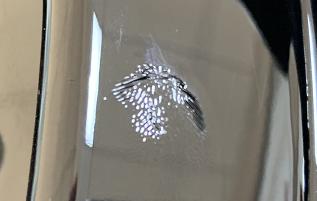 钢琴烤漆保险杠会掉色吗,汽车前保险杠钢琴烤漆划痕修复