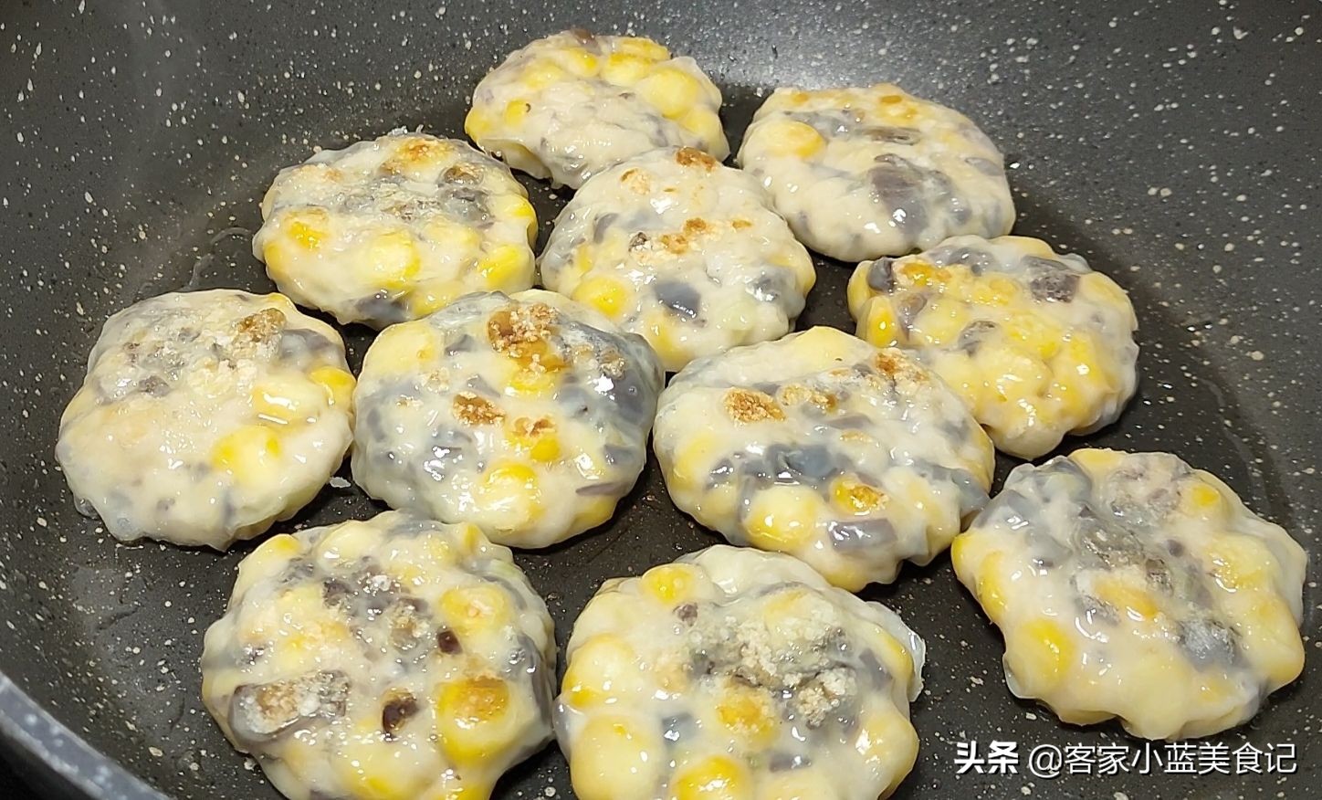 广州早茶店里的玉米饼怎么做,广东早茶香煎玉米饼不用皮