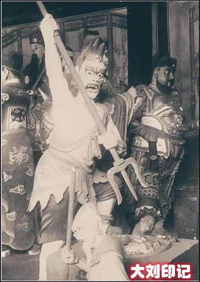 穿越百年用老照片感受曾经的沈阳,沈阳古城角楼狐仙庙