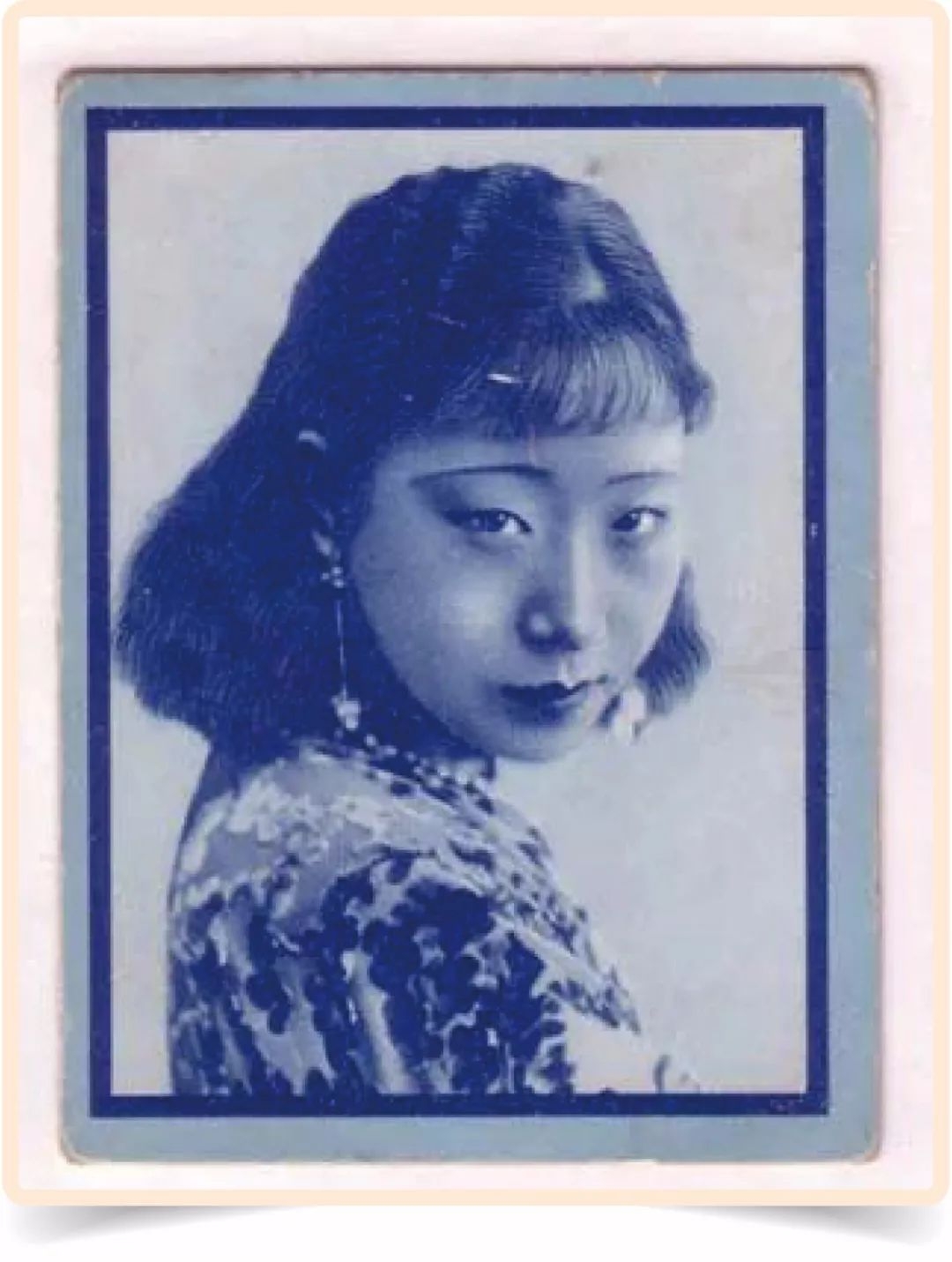 美女与香烟,香烟与美人