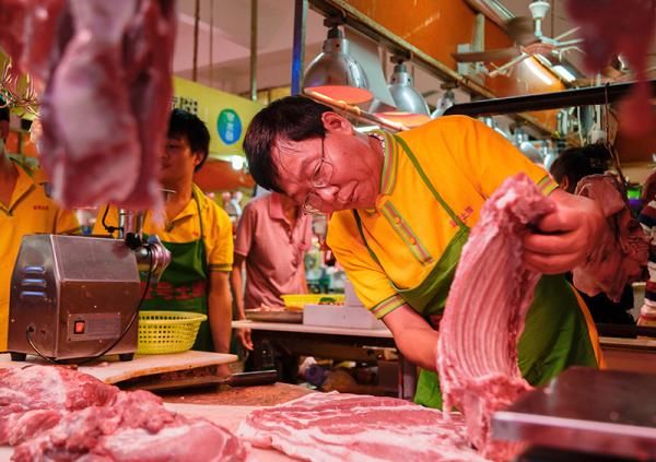 抛弃“铁饭碗”，养猪年入18亿，解密北大才子的另类创业路