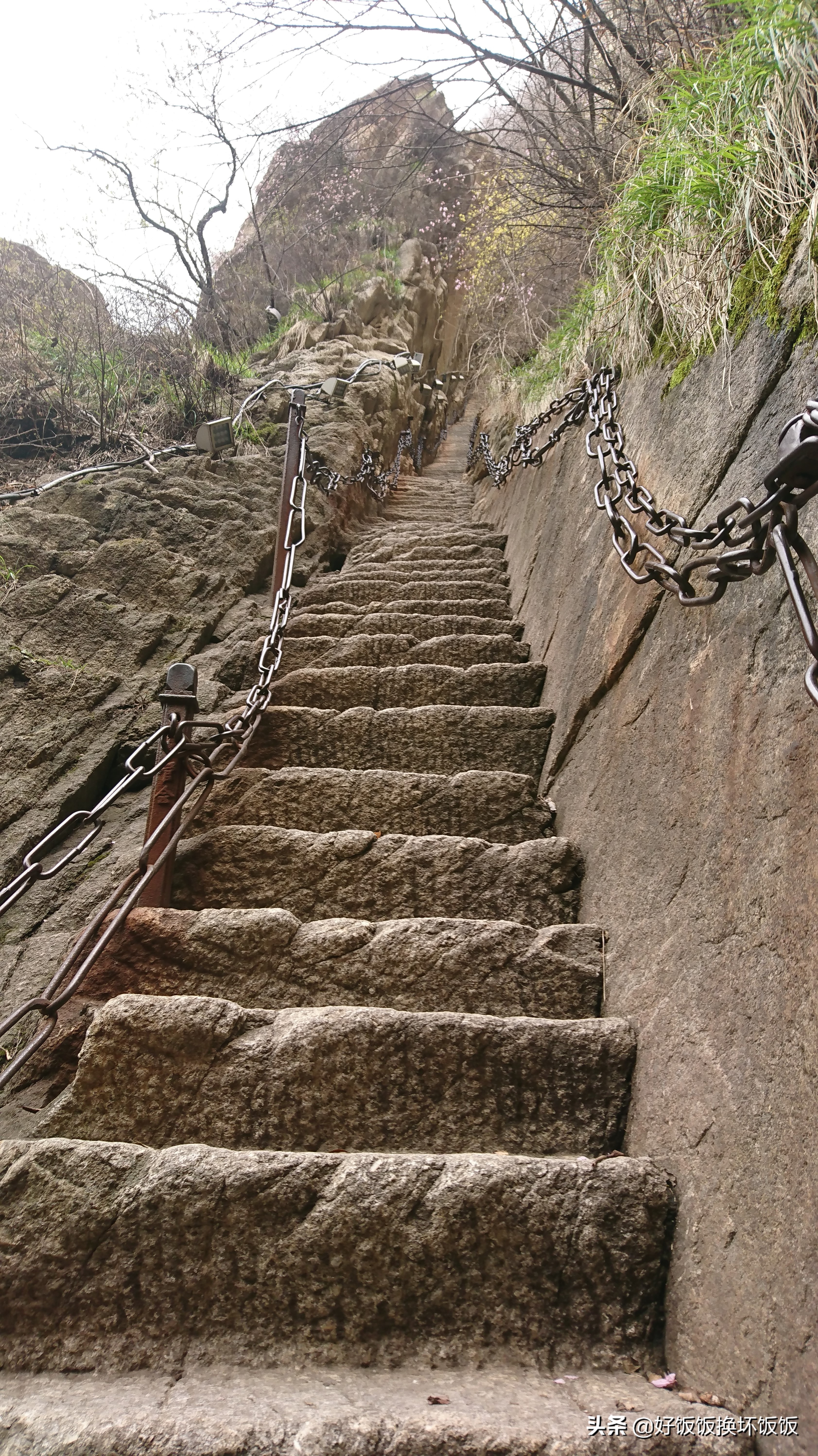 华山站到华山北峰怎么走,华山西峰到华山北峰山路怎样