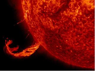 假如地球是太阳系中唯一的恒星,太阳系中唯一发光的恒星是哪一个