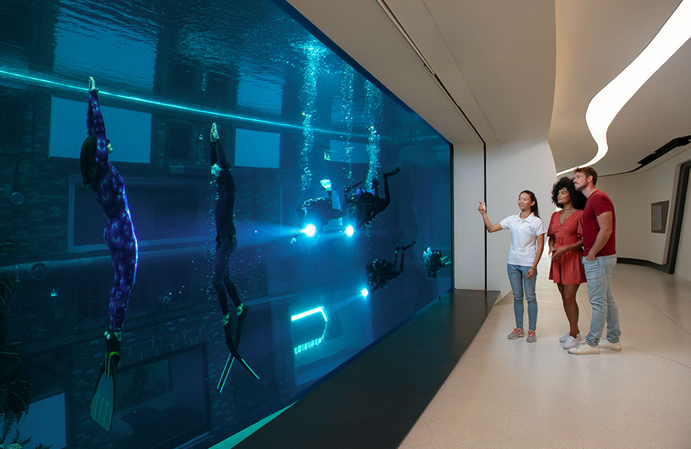 世界最大游泳池蓄水,60米游泳池深度多少