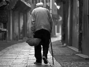 工地水电工值不值得做,水电工在工地挣了钱