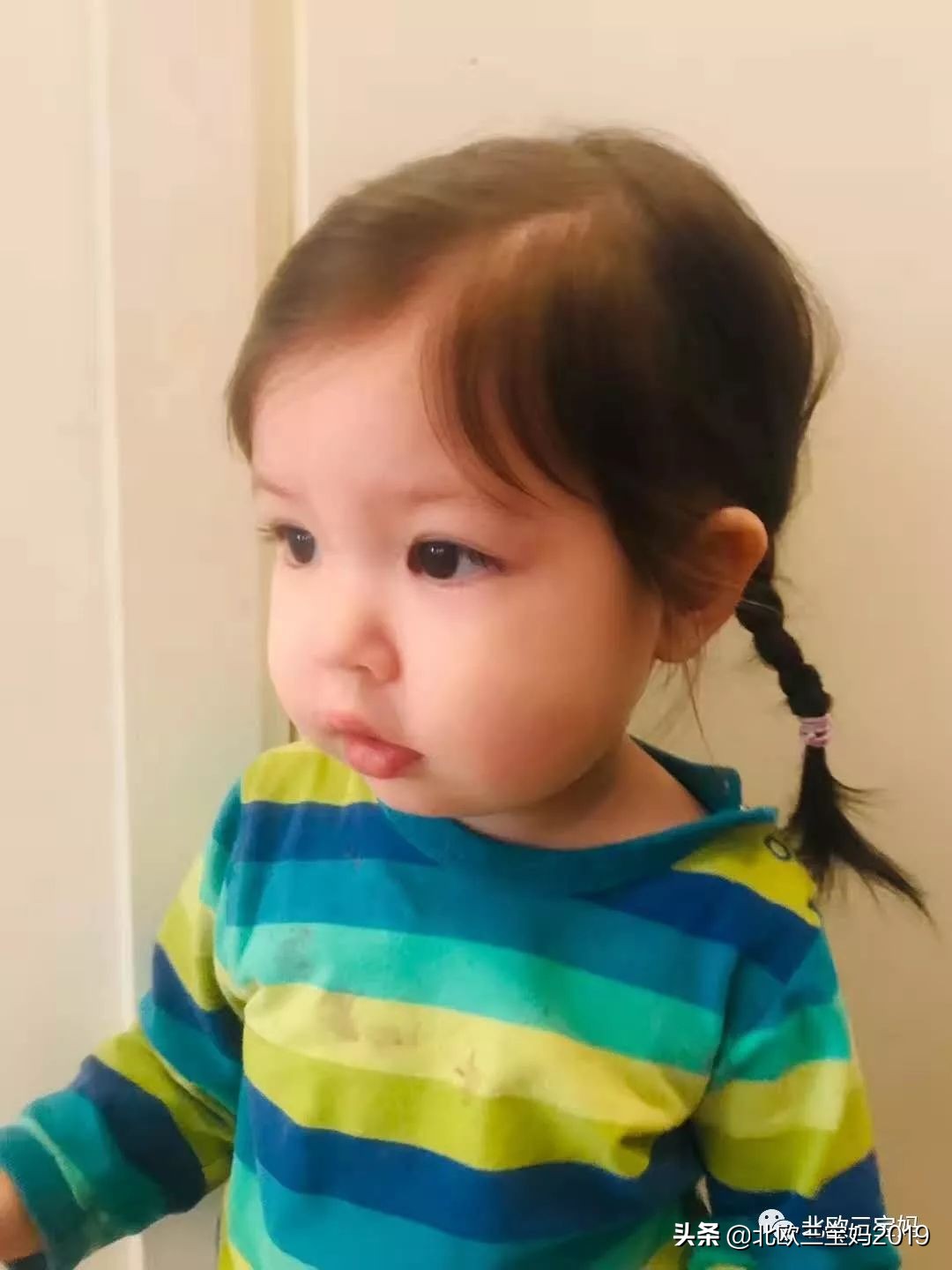 妮妮同款公主发型,最简单好学的三岁妮妮发型