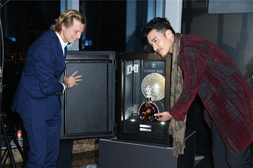 怎么辨别路易十三的年份,路易十三开瓶后什么样