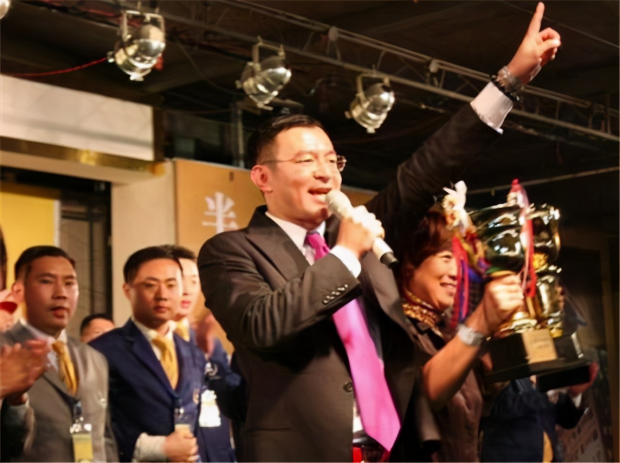 成*学功**，是良药还是骗术？“成*学功**大师”陈安之已原形毕露