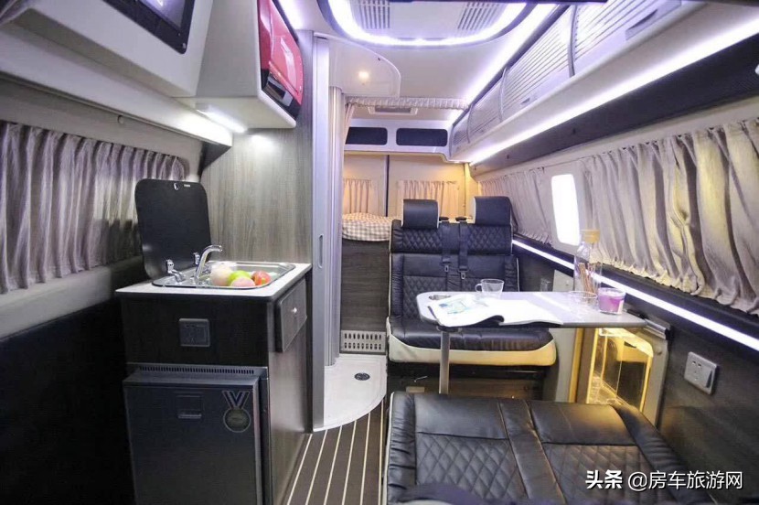 福客特进口福特商旅房车,福客特四驱越野商务单人房车