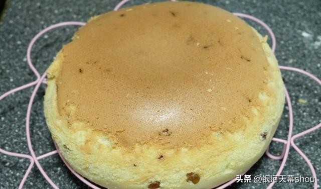 如何做蛋糕简易版无需烤箱电饭煲,电饭煲怎么做蛋糕不用牛奶蛋糕粉