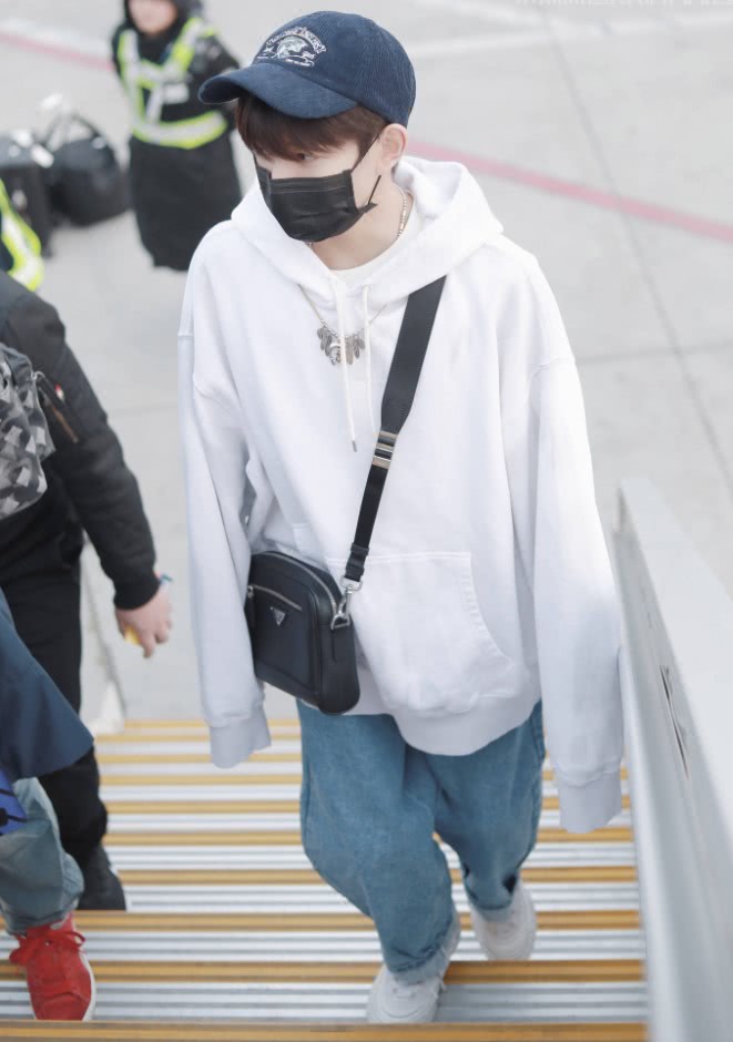 卫衣可爱袋鼠兜,袋鼠卫衣儿童