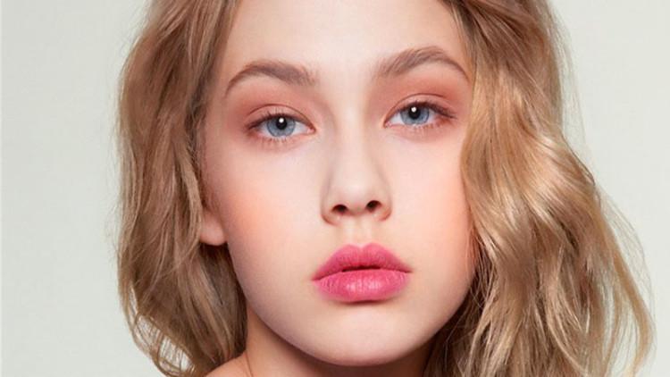 花西子粉饼怎么挑选,芭比波朗粉饼色号挑选