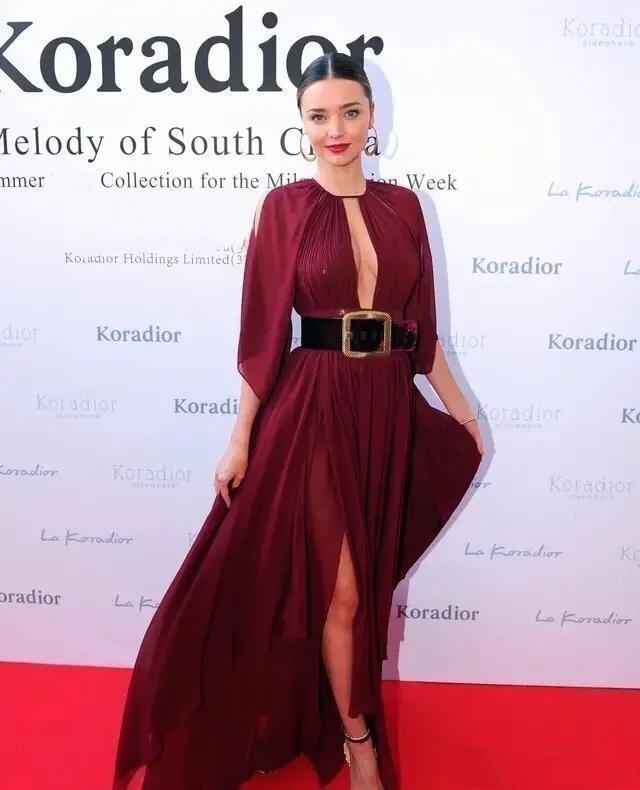 米兰达可儿维密秀图片大全,顶级维密超模米兰达可儿头部特写