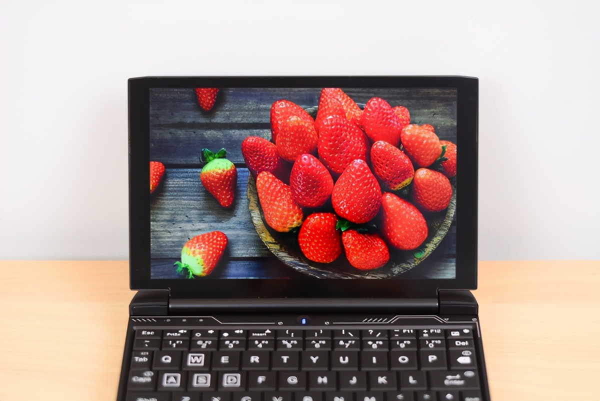 最新游戏笔记本电脑评测,小不点游戏好玩吗