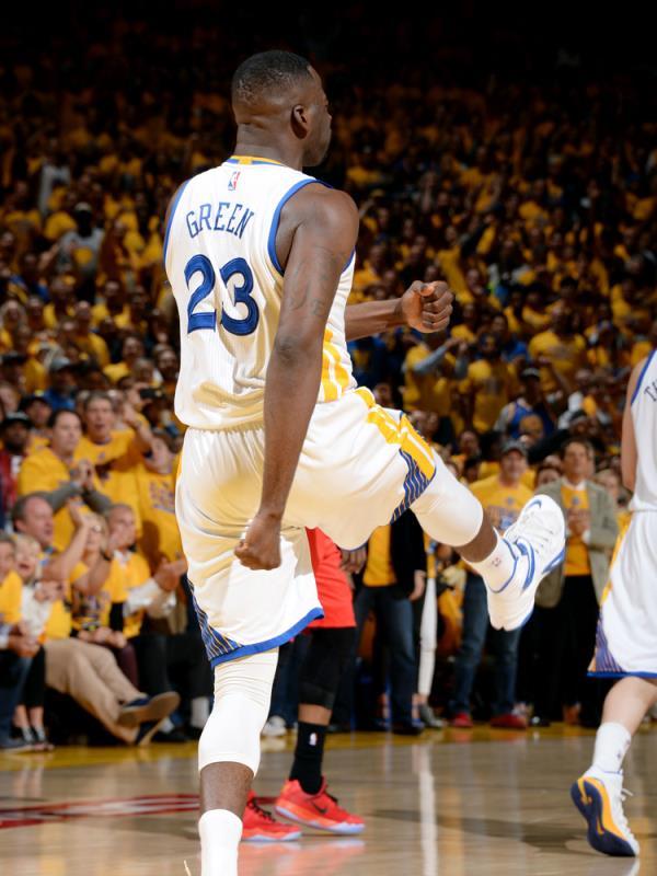 韦世豪爆铲运动员怎么样了,韦世豪脏动作合集