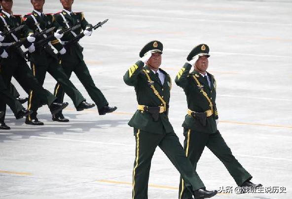 部队军长属于什么公务员级别,部队军长转业到地方是公务员吗