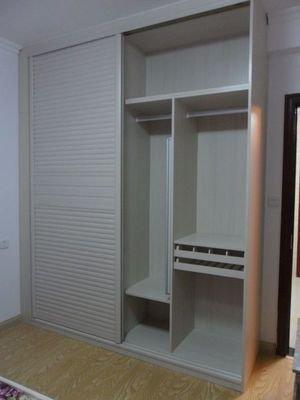 没有衣柜怎么办衣服应该放到哪,衣橱衣服不够放怎么办