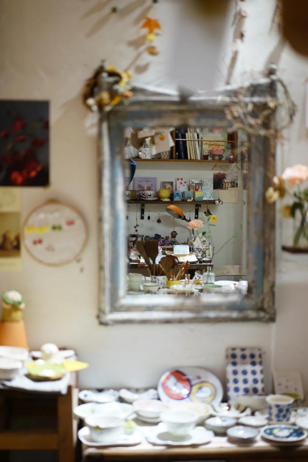 成都两个小姑娘开的老房子花艺杂货铺，外地游客不远千里专程打卡