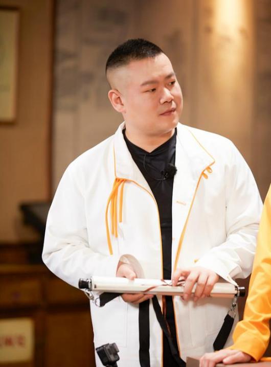 岳云鹏晒女儿化妆照,岳云鹏和女儿化妆