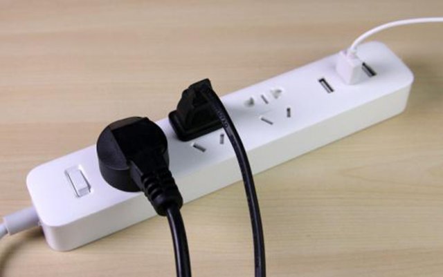 装修完发现插座太少换个插座多的,装修完发现插座预留少了