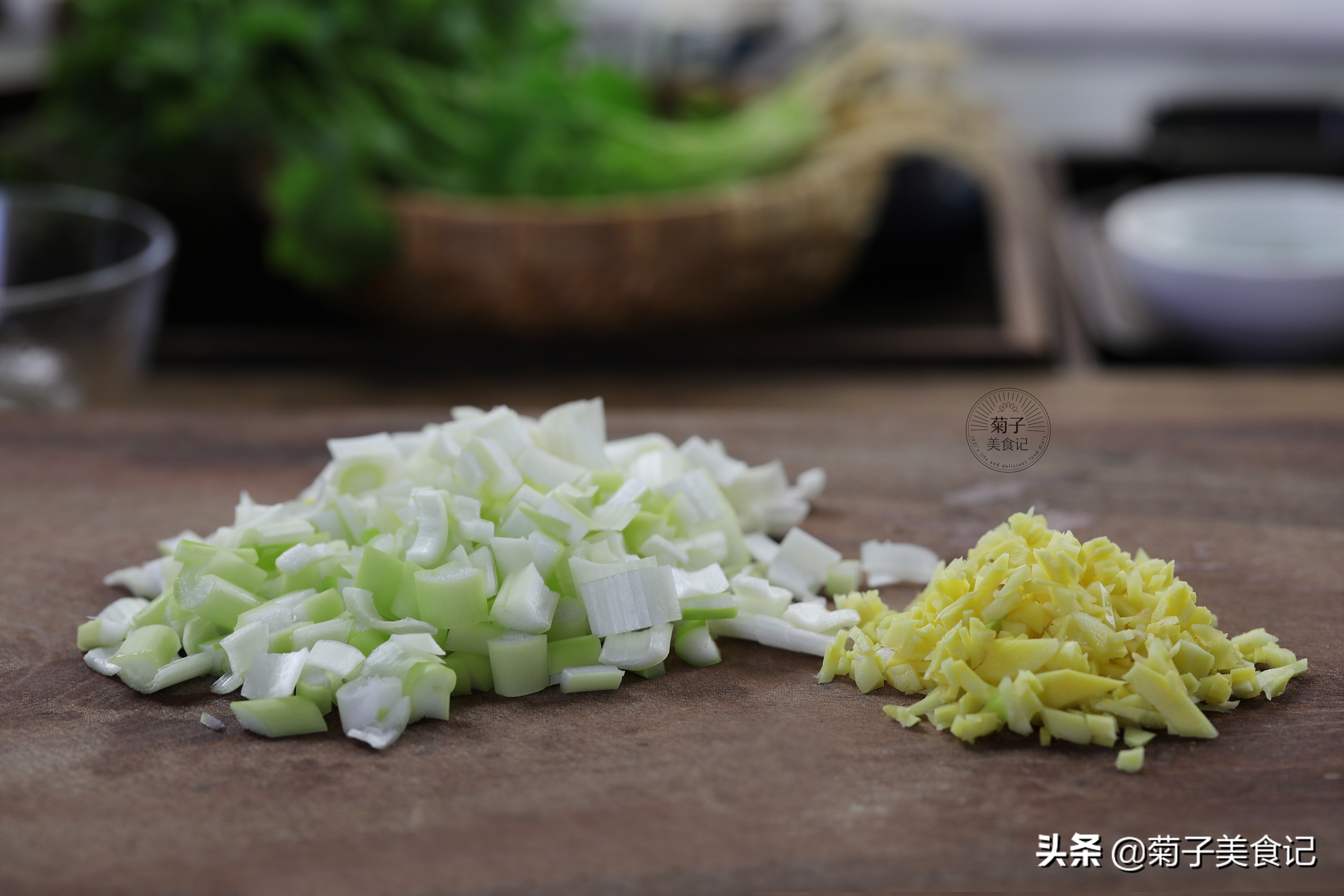 羊肉怎么炖着吃不柴没有膻味,羊肉现炖的好吃还是过夜的好吃