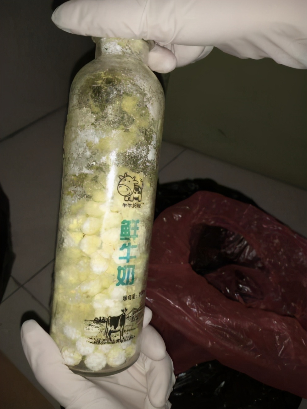 往消毒片中倒水，深圳2岁娃急性氯气中毒