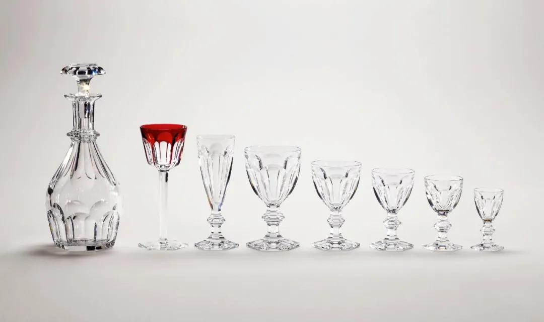 鍗庤钁楀悕璁捐甯堢帇澶т粊琚垎涓戦椈,pierrecardin鐨皵鍗′腹