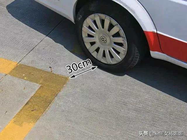 科二倒车入库最简单的操作方法,科二倒车入库完整操作流程及技巧