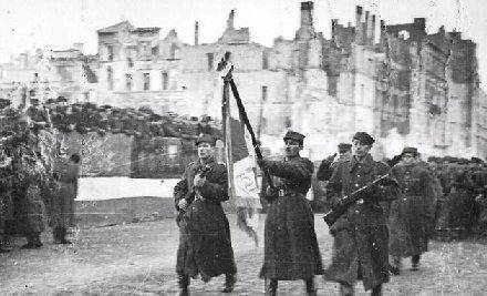 波兰为什么被称为二战最惨的国家,二战时的波兰和中国谁强