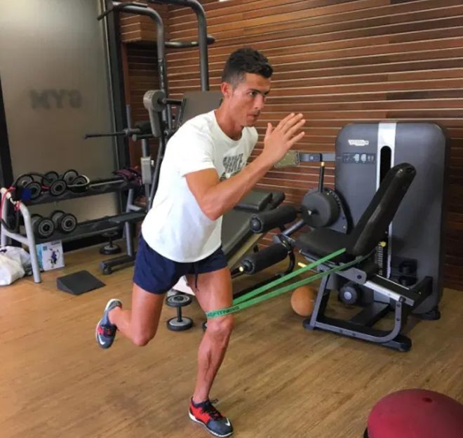 罗纳尔多c罗怎么锻炼身体,c罗纳尔多腿部肌肉