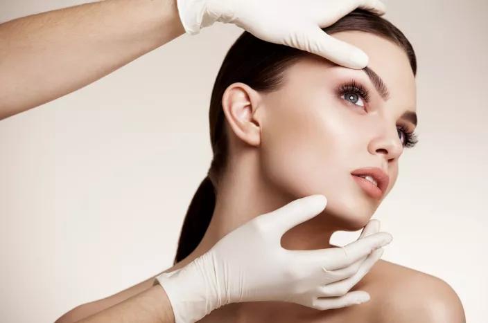 花8000元送了个大排灯给女友，为何惨遭唾弃？