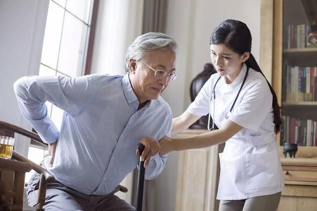 人老了身上这里疼那里疼是啥原因,为啥人老了身上这疼那痛呢