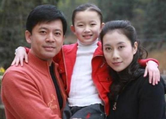 不负初恋的12位男明星,情史干净没污点的10位男星