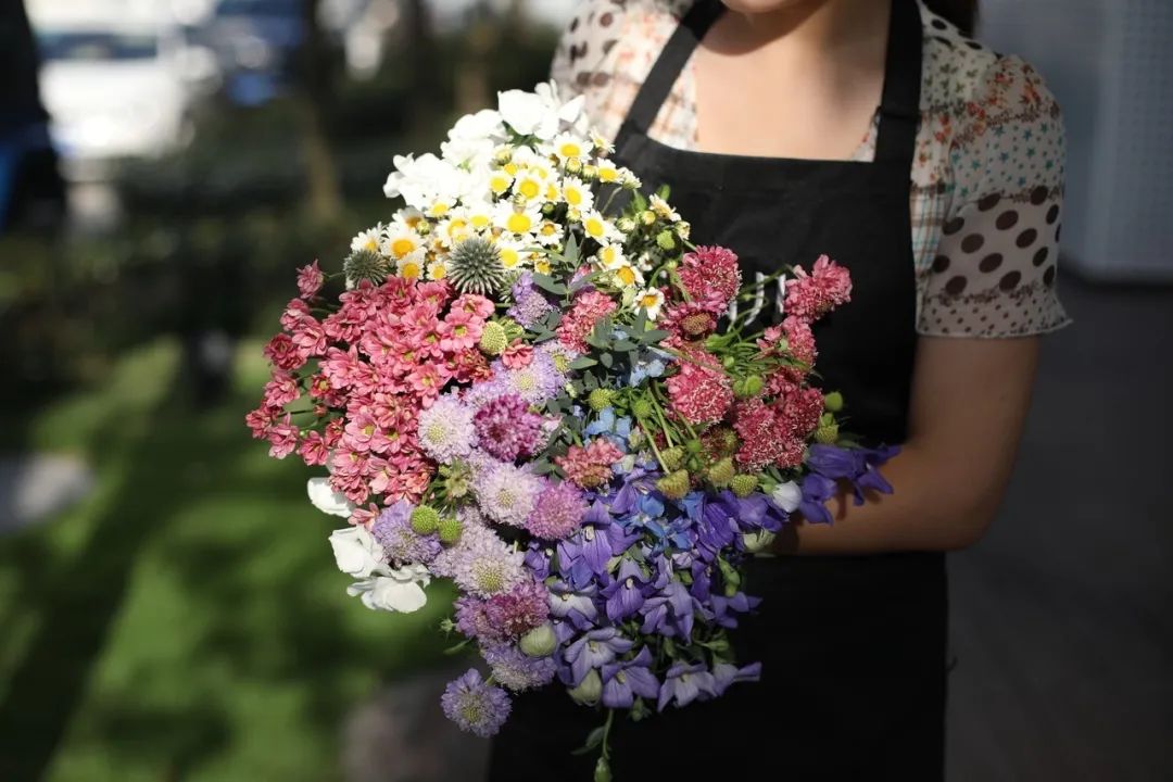 如何做一个好的花艺师,如何成为一名优秀的花艺师