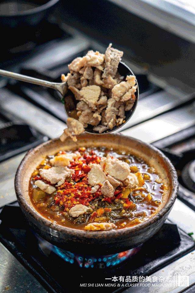 昆明这家小吃店里的传奇男人,17年来让人又嫉妒又欢喜