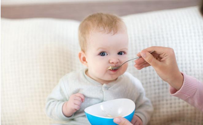 宝宝米粉该怎么选？并非越贵越好，5个常见错误家长需要及早改正