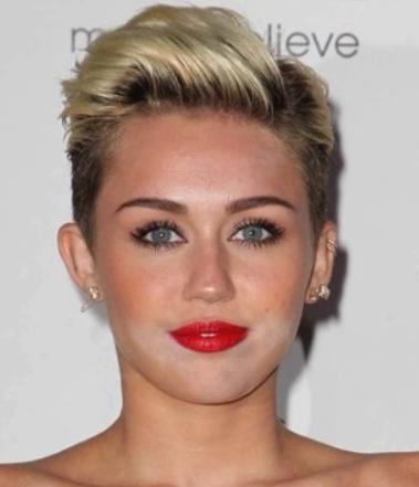 给大家推荐一个超级好用的散粉,选择一款最好用的散粉