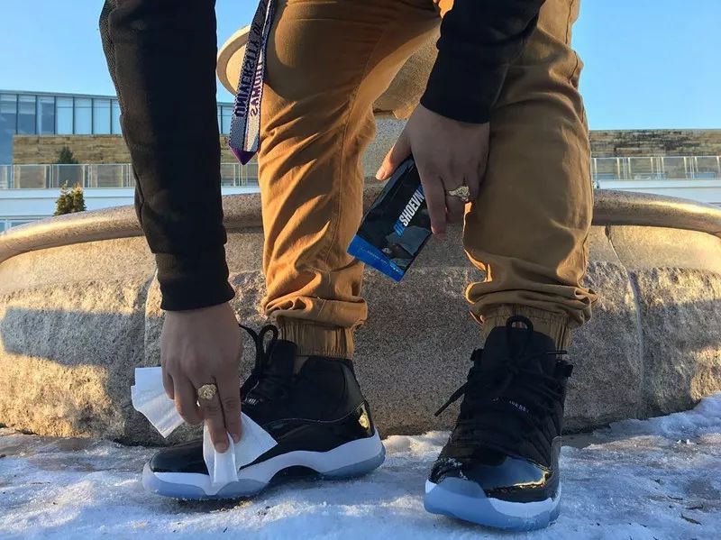 球鞋表面脏了怎么清理,球鞋脏了怎么修复