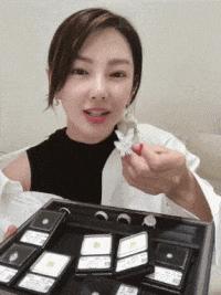 新欢曝光遭反锤，话题女王沉默是金立flag。