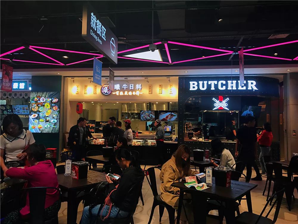 四环外开了家盒马，整个剑南大道的人都去凑热闹了