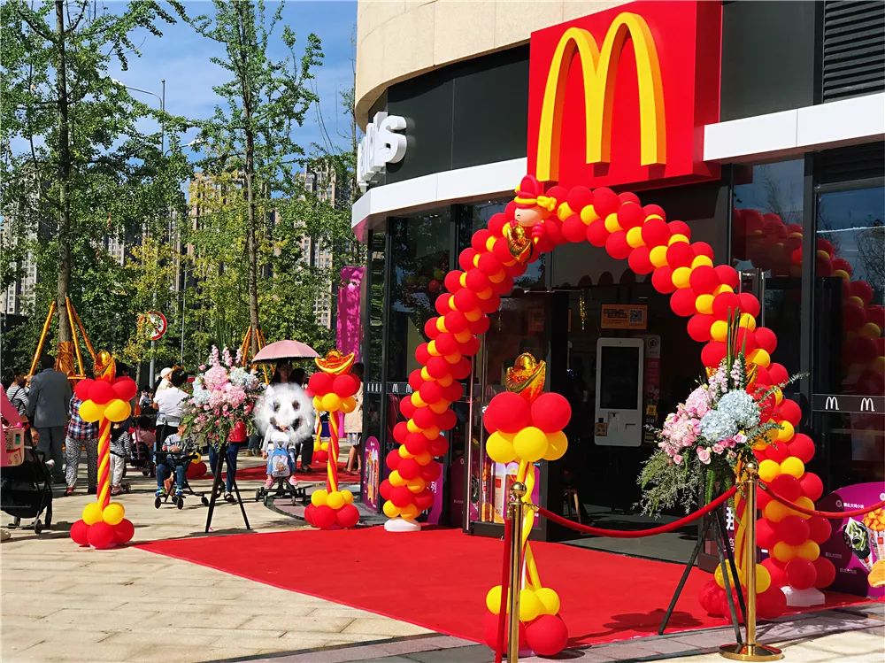 四环外开了家盒马，整个剑南大道的人都去凑热闹了