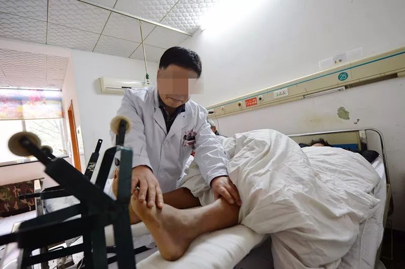 25岁小伙求爱被拒后，竟然疯狂……医生一句话，让他崩溃难言