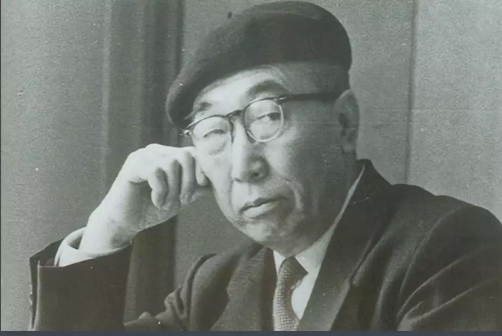 “如果你批评我,那我就不干了!”玻璃心男人的日本文豪成长史