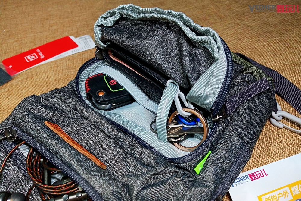 探路者登山单肩背包,探路者双肩包怎么背