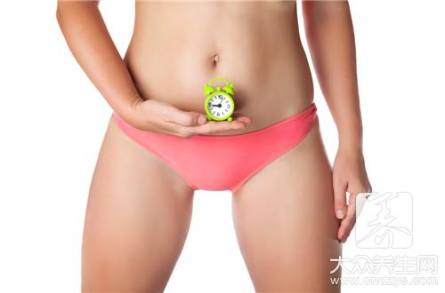 女性尿里有血丝有刺痛,女性下身有点红色血丝