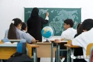 瀹堕暱璇惧爞鍎跨娉ㄦ剰鍔涗笉闆嗕腑,鐩存挱鏁欏瀹堕暱宕╂簝